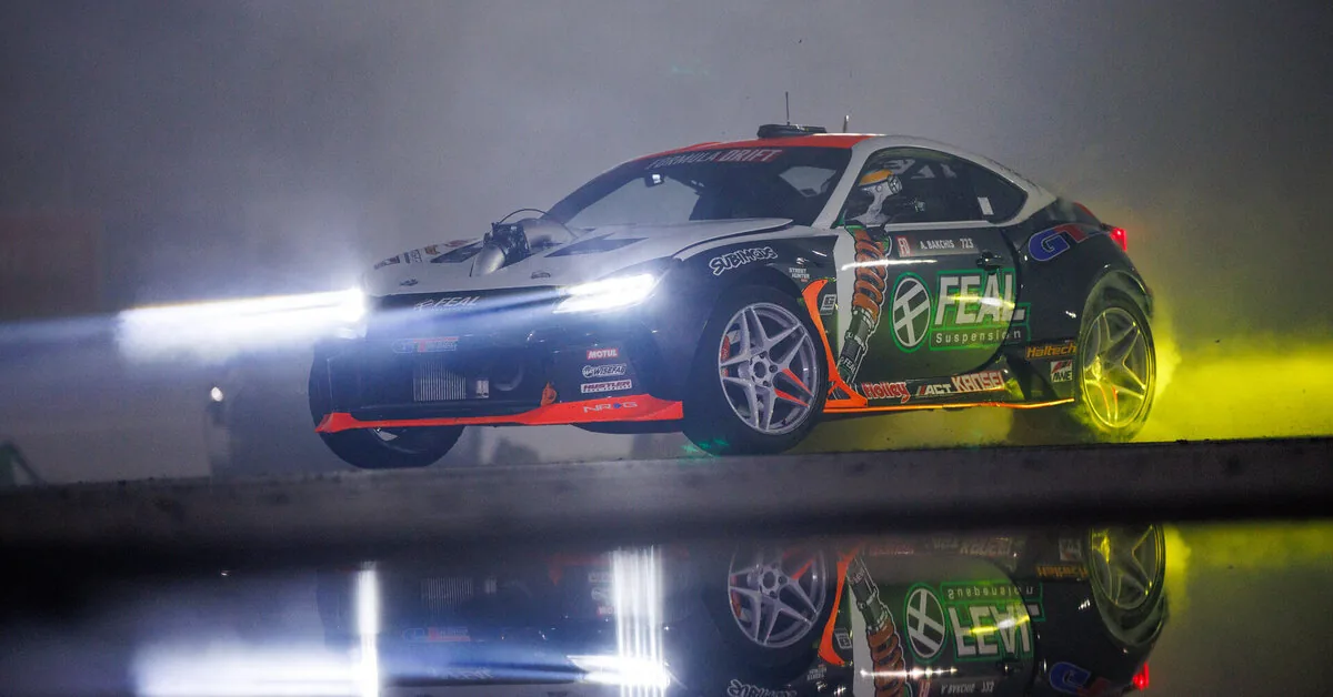 Lithuanian Aurimas Bakchis triumphed at the "Formula Drift" stage in Orlando and rose to the top of the championship