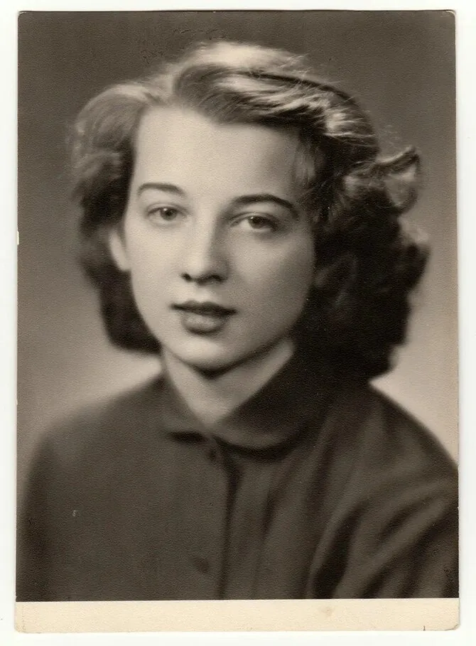 Shutterstock photo/Girl in 1960