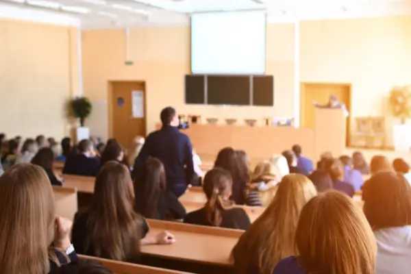 The ministry will pay 200 euros per month to these students: here's who can apply