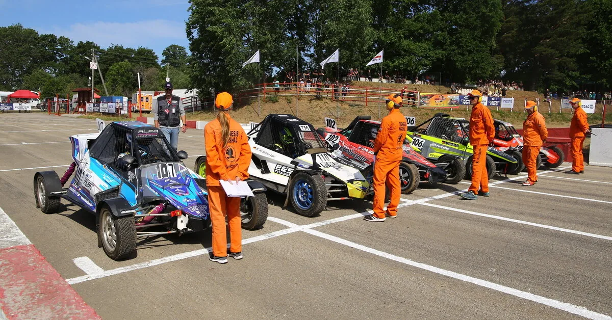 Lithuanians who have been testing the nerves of the European autocross grandmasters in Latvia promise a battle in Vilkyčiai as well