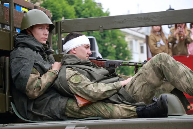 Shutterstock photo/Russian soldiers