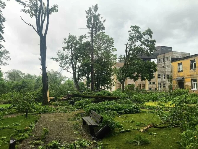 Sonata's/„Weather Enthusiasts“ photo/Tornado devastated Antanavas village in Kazlų Rūda municipality