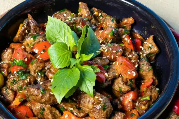 This is very tasty: slowly stewed duck leg meat with tomatoes