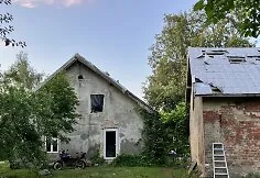 Povilas ir Monika su 6 vaikais kuriasi savo rankomis rekonstruojamame name Šilutės rajone