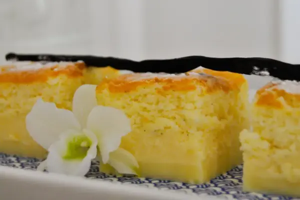 Magical cake, which divides itself into three layers: tasters compare to 'Napoleon'