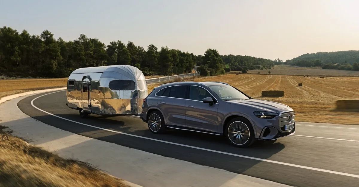 What luxury SUVs become: digital and engineering metamorphosis