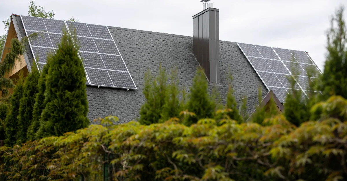 Gyventojų saulės elektrinėms ir kaupikliams – dar 6,9 mln. eurų paramos