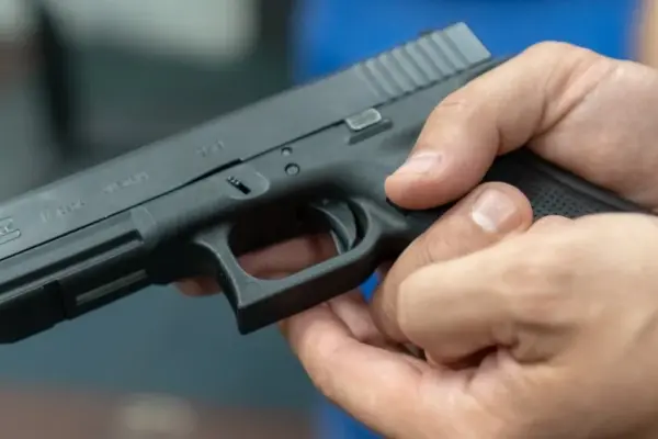 In Vilnius, a man's arsenal of weapons was taken after threats to a woman