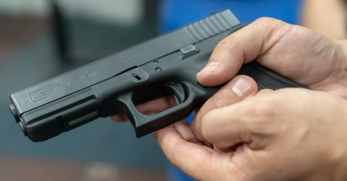 In Vilnius, a man's arsenal of weapons was taken after threats to a woman