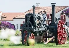 What to do on Father’s Day: antique cars, record sausage, and manor secrets