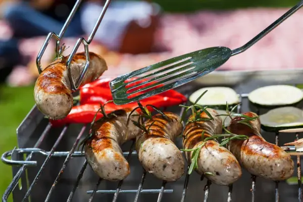 Common grilling mistakes and two brilliant recipes: turn sausages into the dinner star