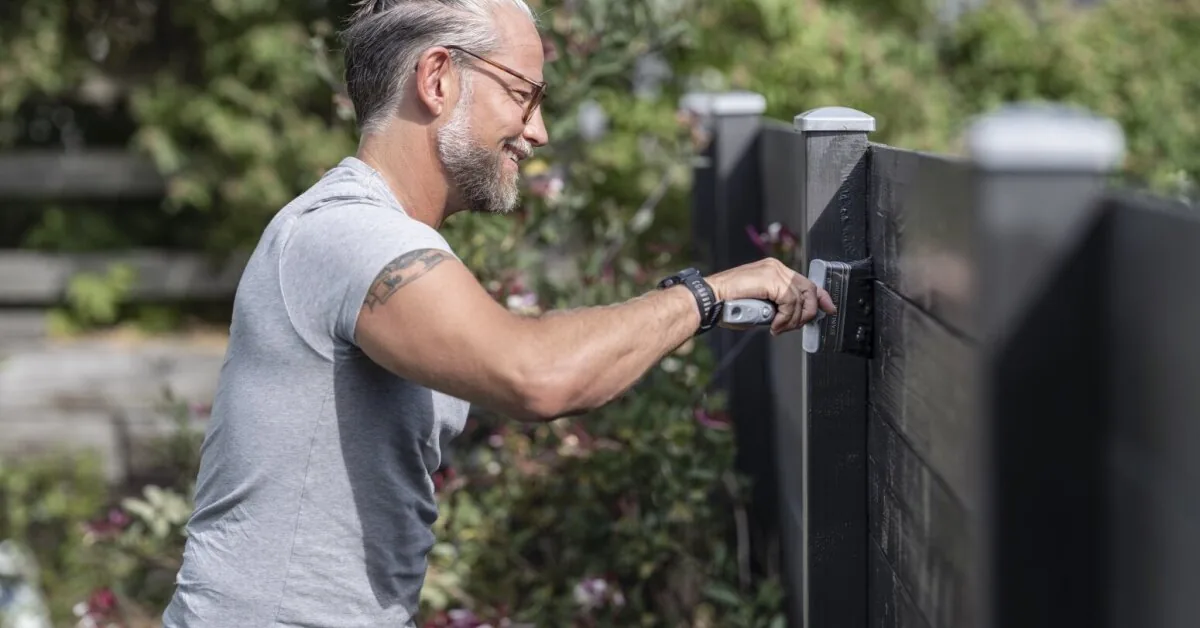 Suitable tools for wooden fences, terraces, or facades: how to choose and how much time they save