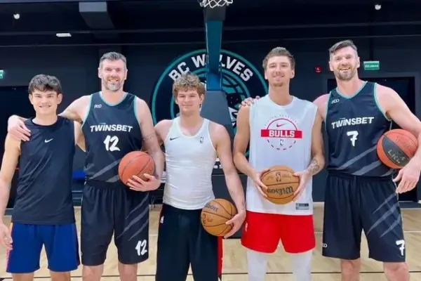Lavrinovičiai checked how much Buzelis improved: "Let's go ice our ankles"