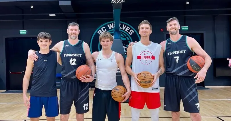 Lavrinovičiai checked how much Buzelis improved: "Let's go ice our ankles"