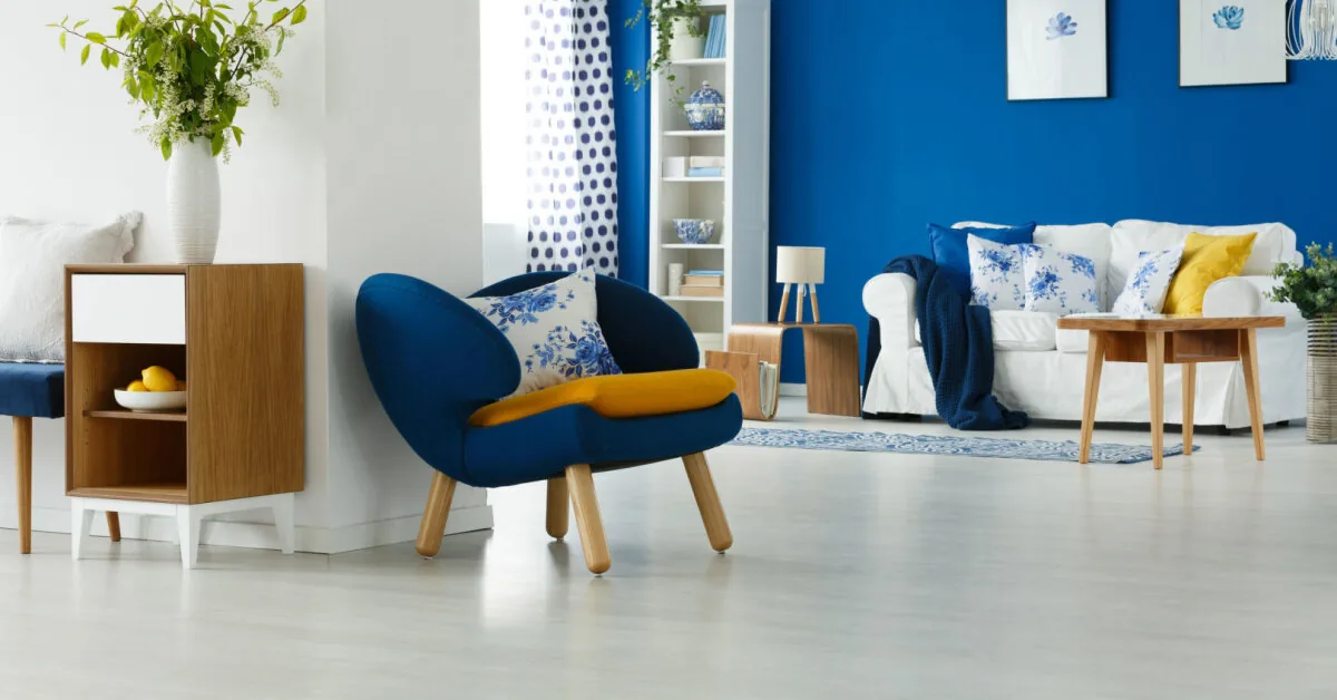 Experts urge caution when sharing holiday moments: you risk not only privacy