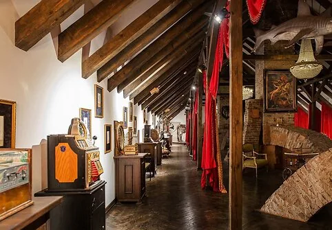 What to do on Father’s Day: antique cars, record sausage, and manor secrets