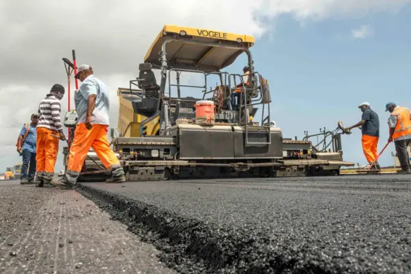 Asphalt paving works have become twenty percent more expensive: risk rises for the implementation of important projects