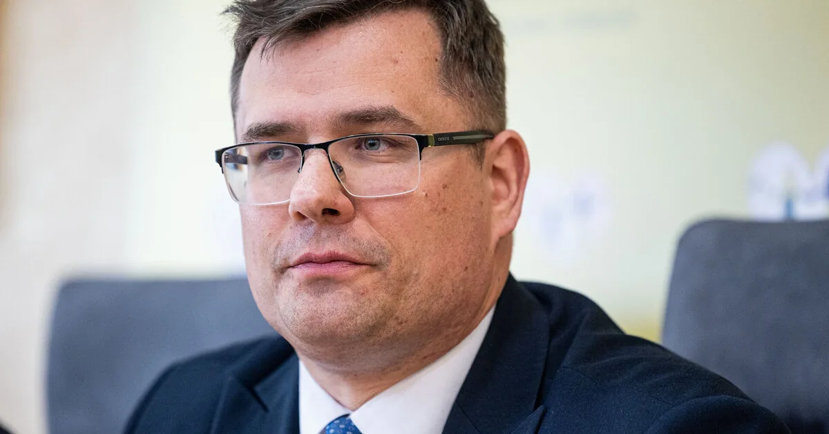 In the post using the phrase associated with the far right, Laurynas Kasčiūnas urges not to interpret