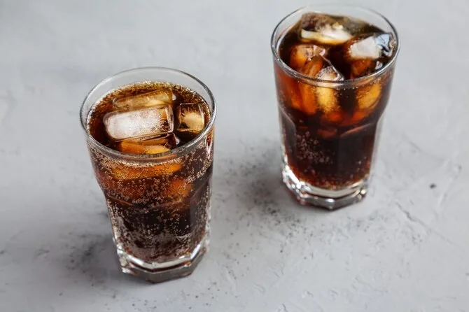 Shutterstock photo/Two glasses of cola