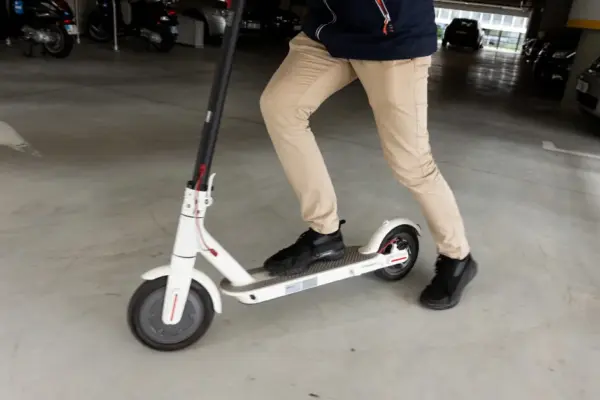 Became a victim of ingenious scammers: "sold" a scooter but missed 9999 euros