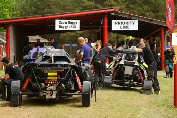 In Vilkyčiai, every buggy was checked: only after the commission's verdict was the green light given for the start