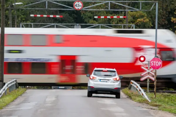 Political scientist Lašas, who bought a train ticket, was surprised by the price: do you want to get your money back for the discounts provided?