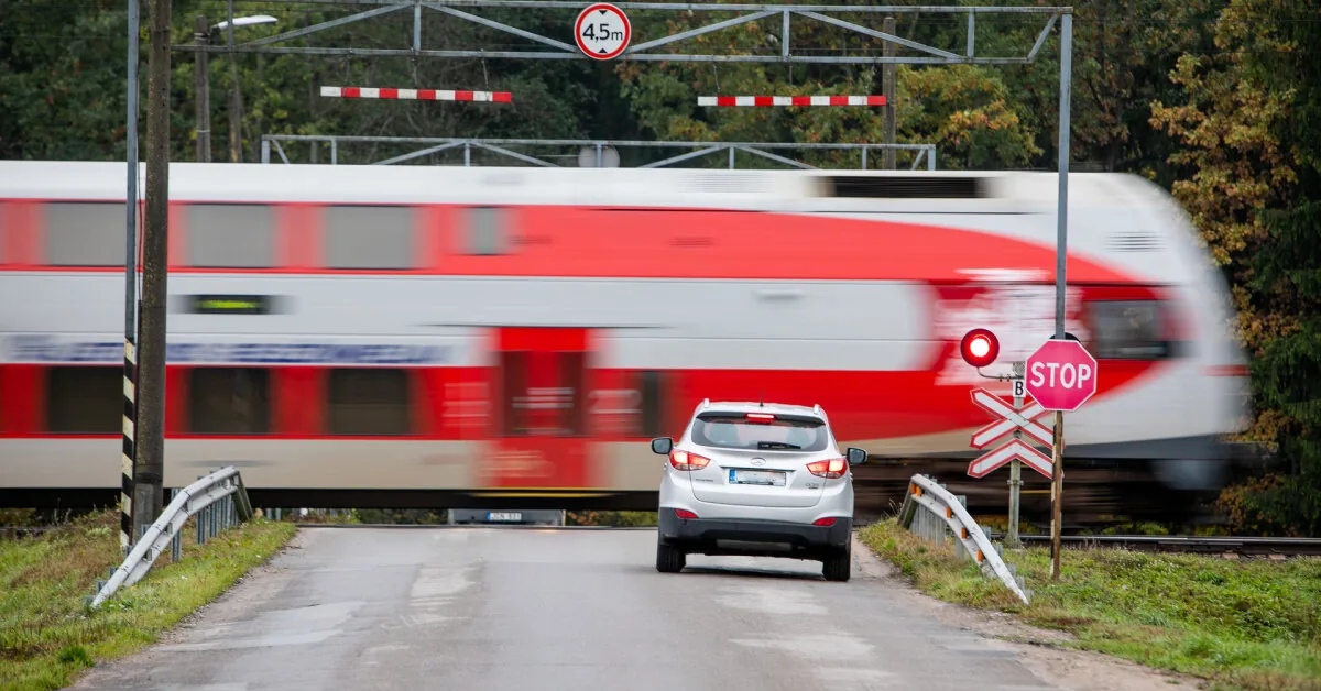 Political scientist Lašas, who bought a train ticket, was surprised by the price: do you want to get your money back for the discounts provided?