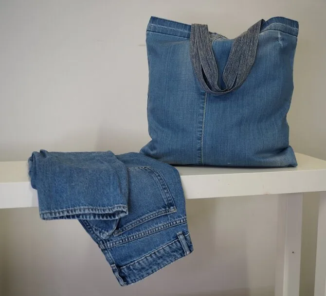 Personal album photo/Denim shopping bags can be made using the upper or lower part of jeans.