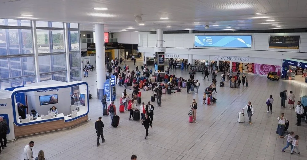 At London airport – a stunning innovation: passengers are offered an unusual service