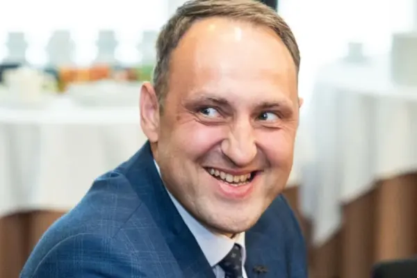 Nerijus Cesiulis does not stop: in the latest photo – all attention on the background