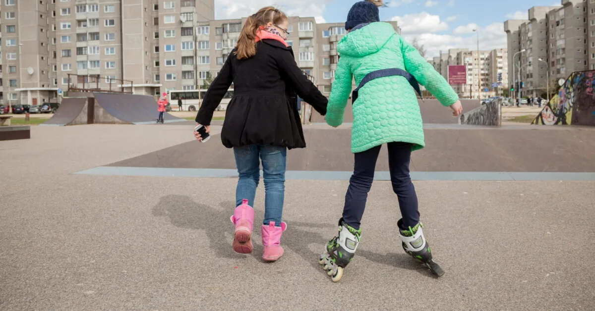 10-metė riedučiais išriedėjo į gatves Virbalyje, o atsidūrė Kaune – ligoninėje