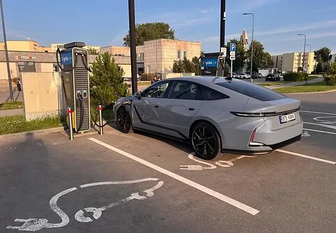Electric Lexus ES at Palanga Aurum 1006 km race