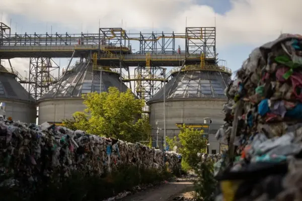 In the context of the waste crisis, "ICOR" proposed building an incineration plant for Vilnius, but this is called only assistance
