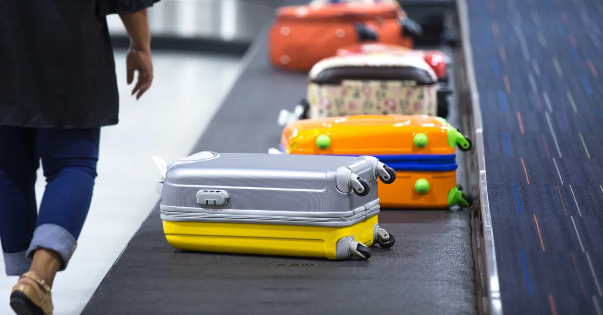The most suitcases disappear at European airports: how to protect your own?