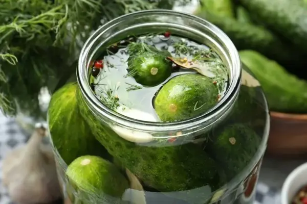Forget the vinegar: the chef revealed how to prepare the crispiest pickles
