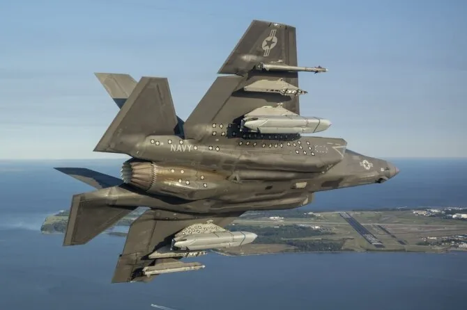 US Army photo/Fifth-generation fighter F-35