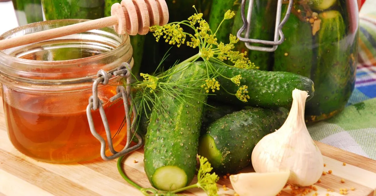 Crispy, fragrant and slightly sweet: try cucumber pickle with honey