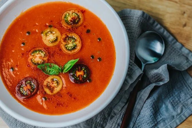 Cold tomato soup