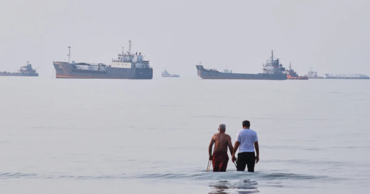 Iranian media: explosions near the Strait of Hormuz