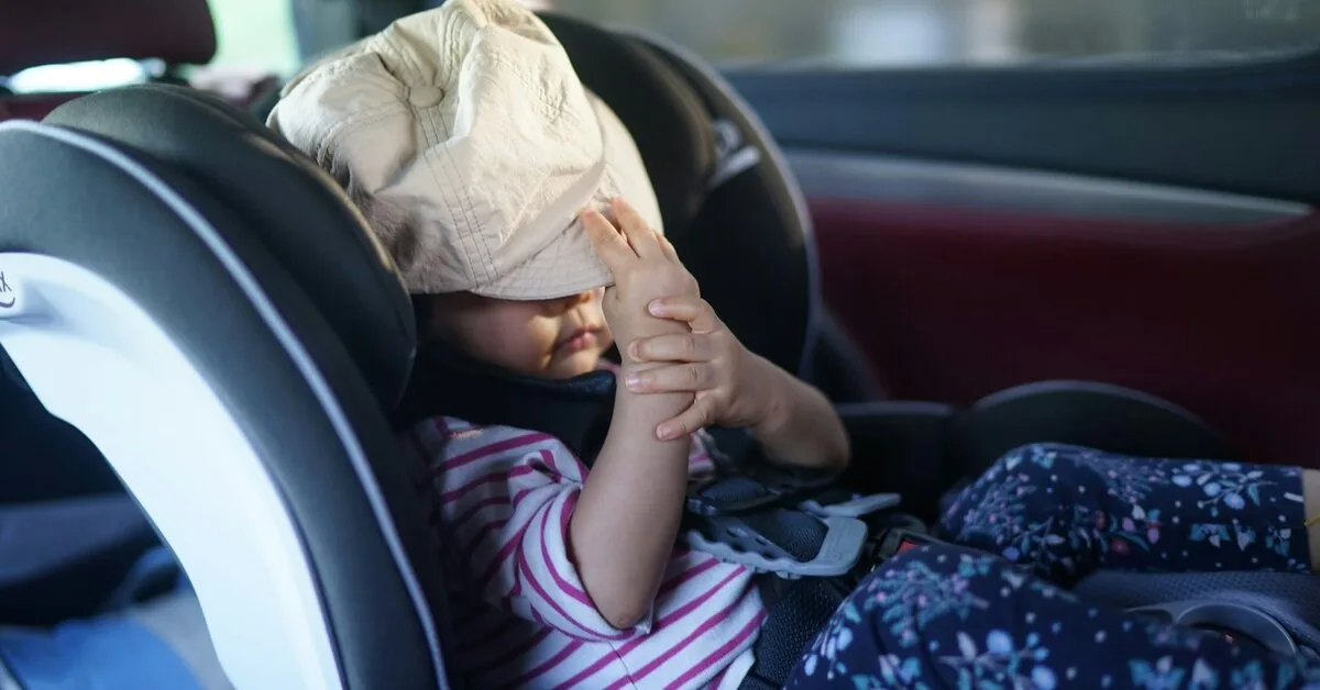 4 mitai, kuriais vis dar tiki vairuotojai: automobilis per karščius akimirksniu gali tapti spąstais