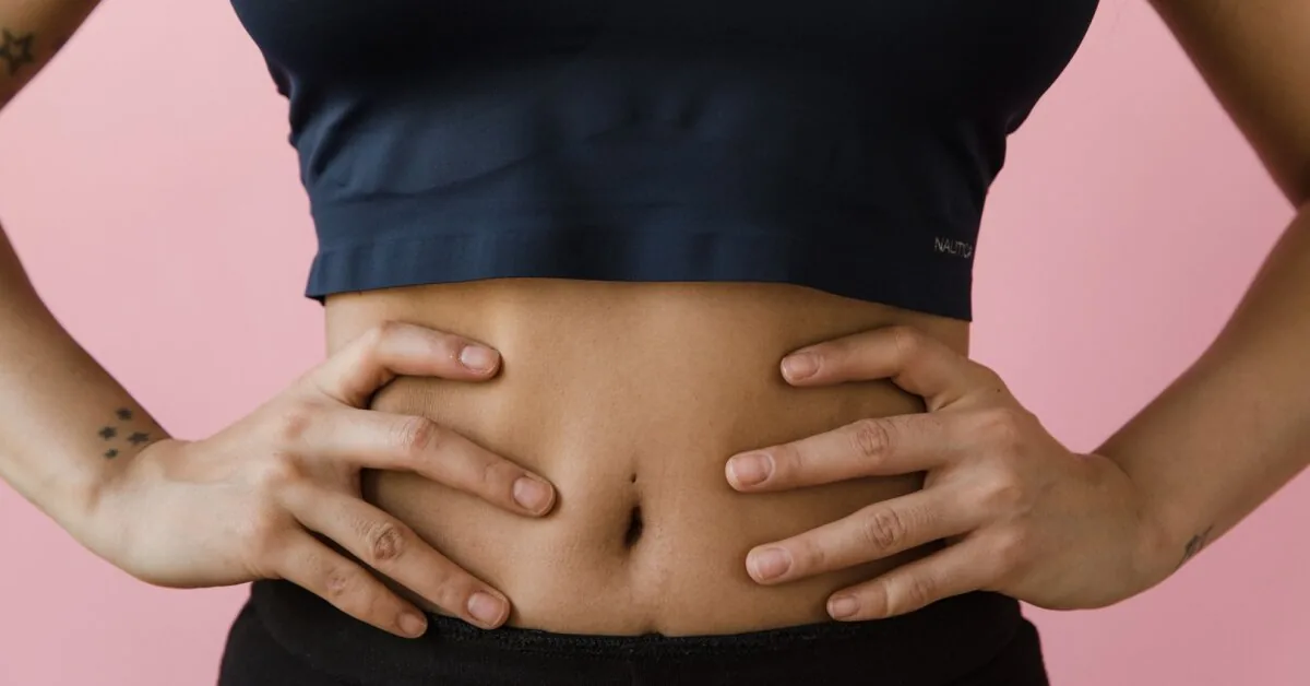 It's uncomfortable to talk about: what causes an unpleasant belly button smell and how to avoid it?