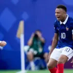 Deschamps, saying "goodbye" to the national team, received warm words from Mbappe: "You gave so much..."