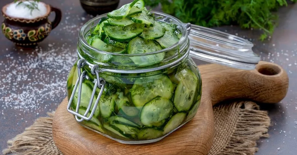 Quickly prepared pickled cucumbers: crunchy and tasty in just a few hours