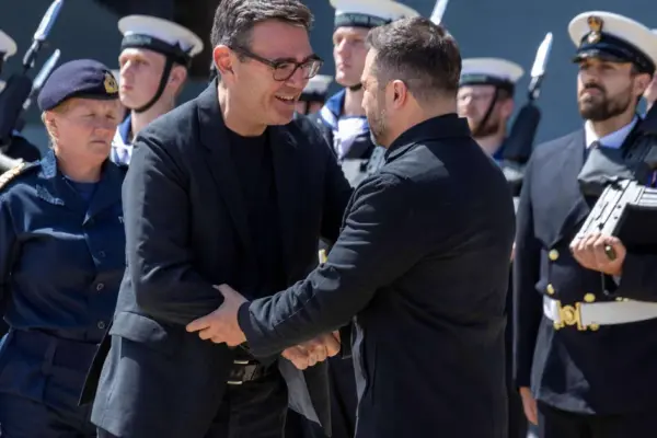 Su Volodymyru Zelenskiu susitikęs JK premjeras žada naują „Stone Cloak“ technologiją Kyjivo dronams
