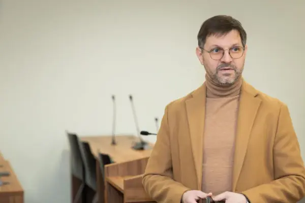 The prosecutor proposes to add another 7 months of imprisonment to the sentence already imposed on Kandrotas