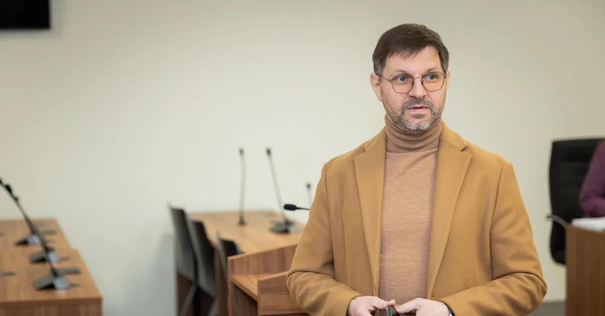 The prosecutor proposes to add another 7 months of imprisonment to the sentence already imposed on Kandrotas