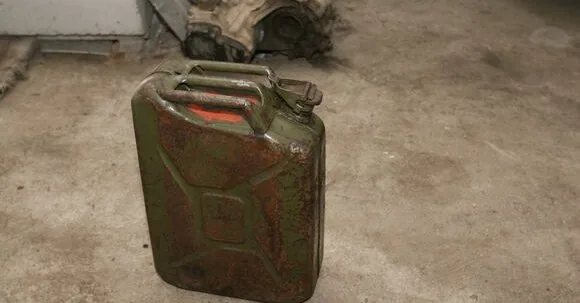 Never seen such a thing: they started looking for gasoline in a Russian home