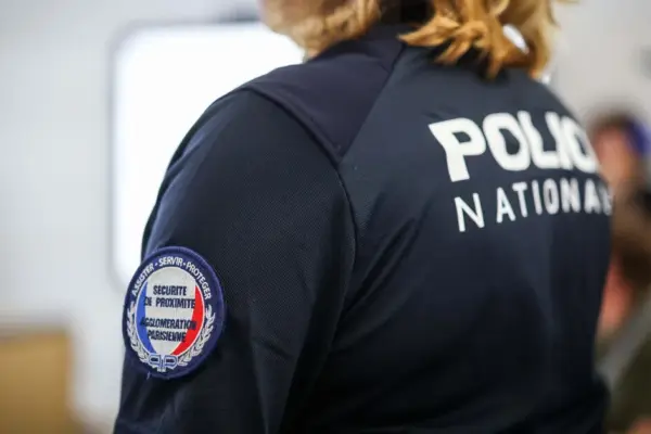 Weapons found in a car near Paris, terrorism investigation launched