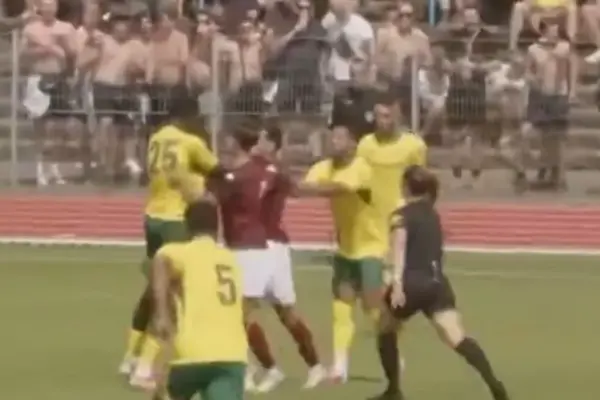 Incident in a friendly match: during a players' scuffle, a referee knocked to the ground was injured