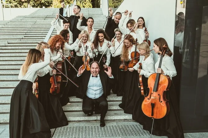 Kipro Kublicko nuotr./VDU kamerinis orkestras su Vytautu Lukočiumi